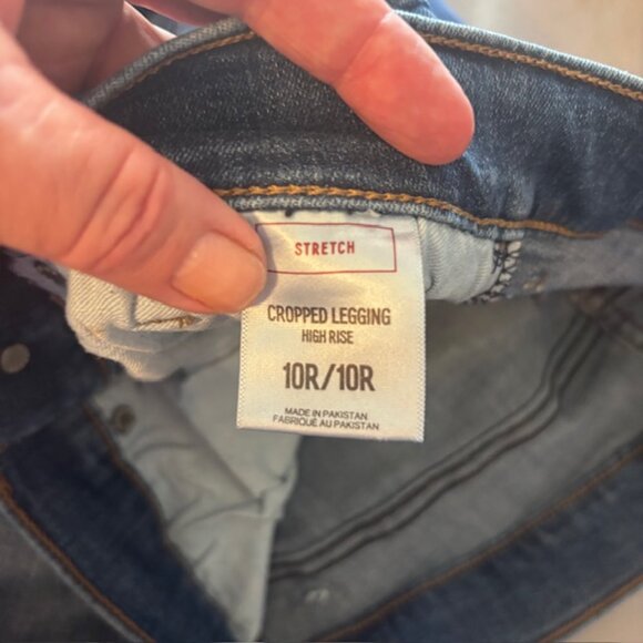Express Stretch Cropped High Rise Jeans - Size 10R - Picture 8 of 9